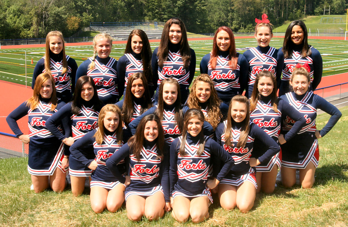 W. L. The 2008 Chenango Forks Football Cheerleader Squad (click on image fo...